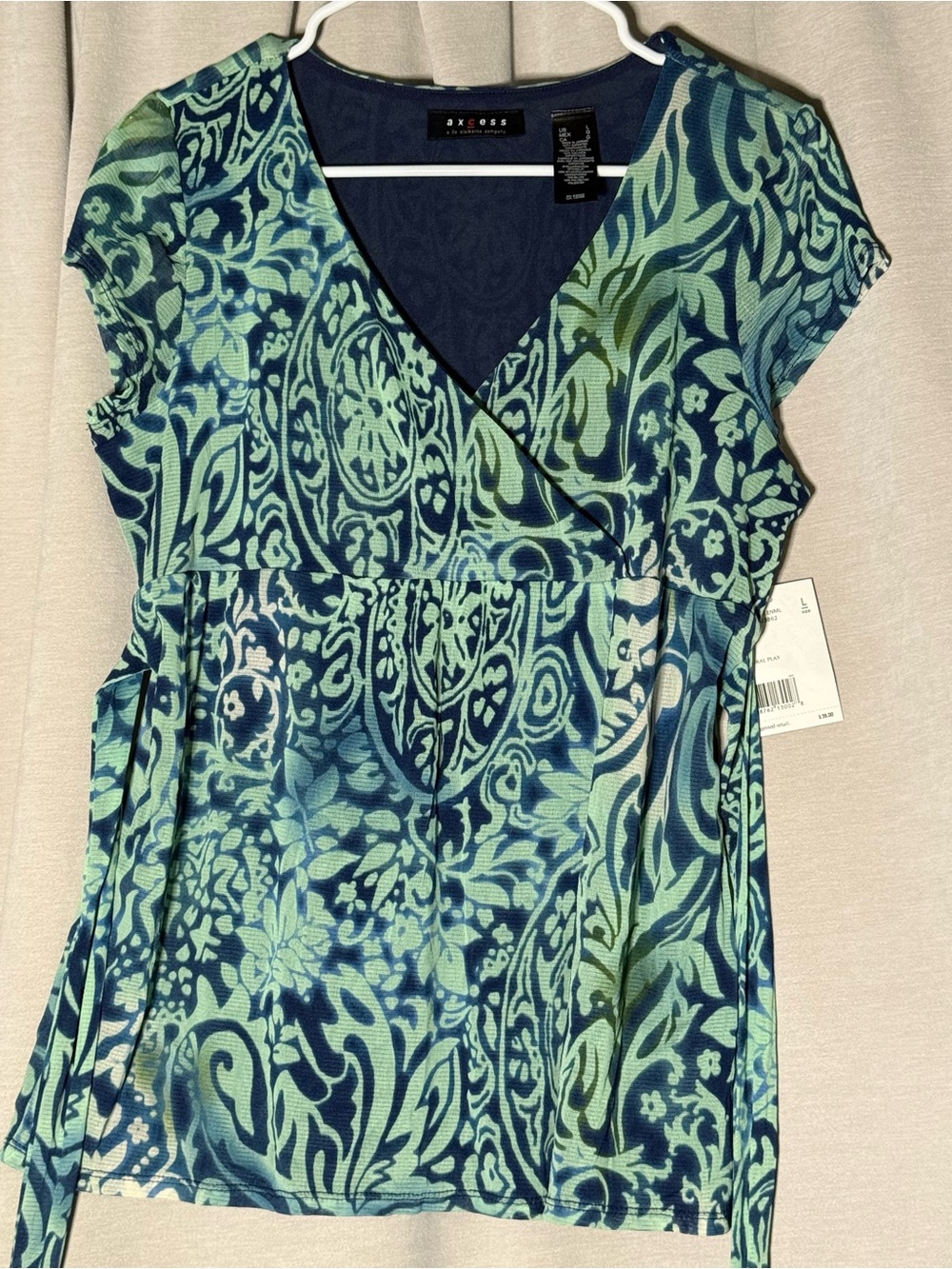 AXCESS Women's Blue Green Patterned Surplice Top large